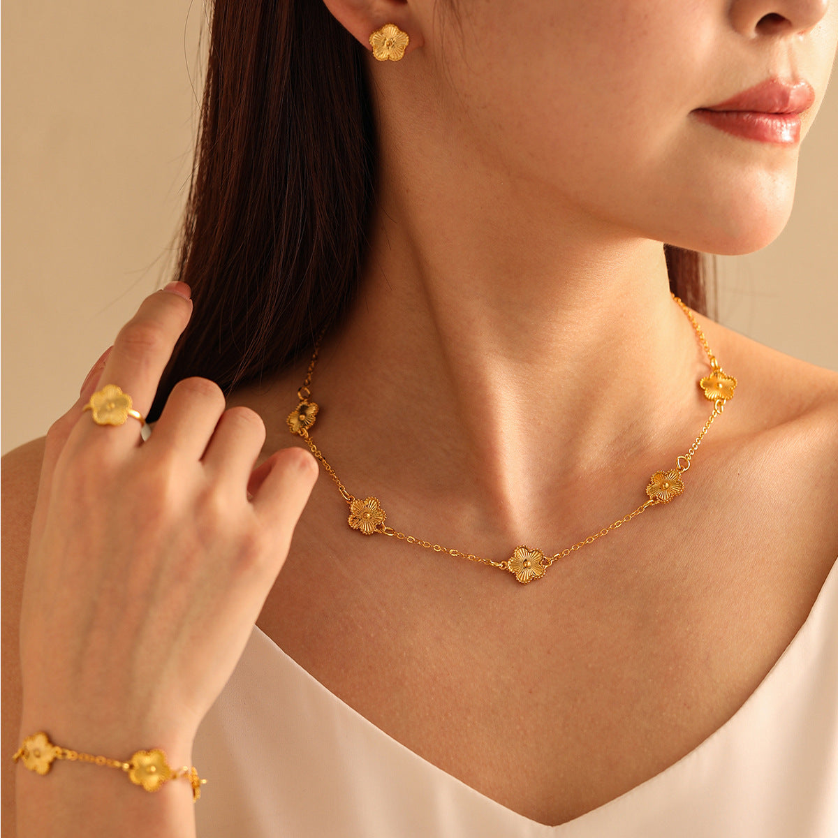 Esencia de Glamour – Set de collar, pulsera, anillo y pendientes 👑