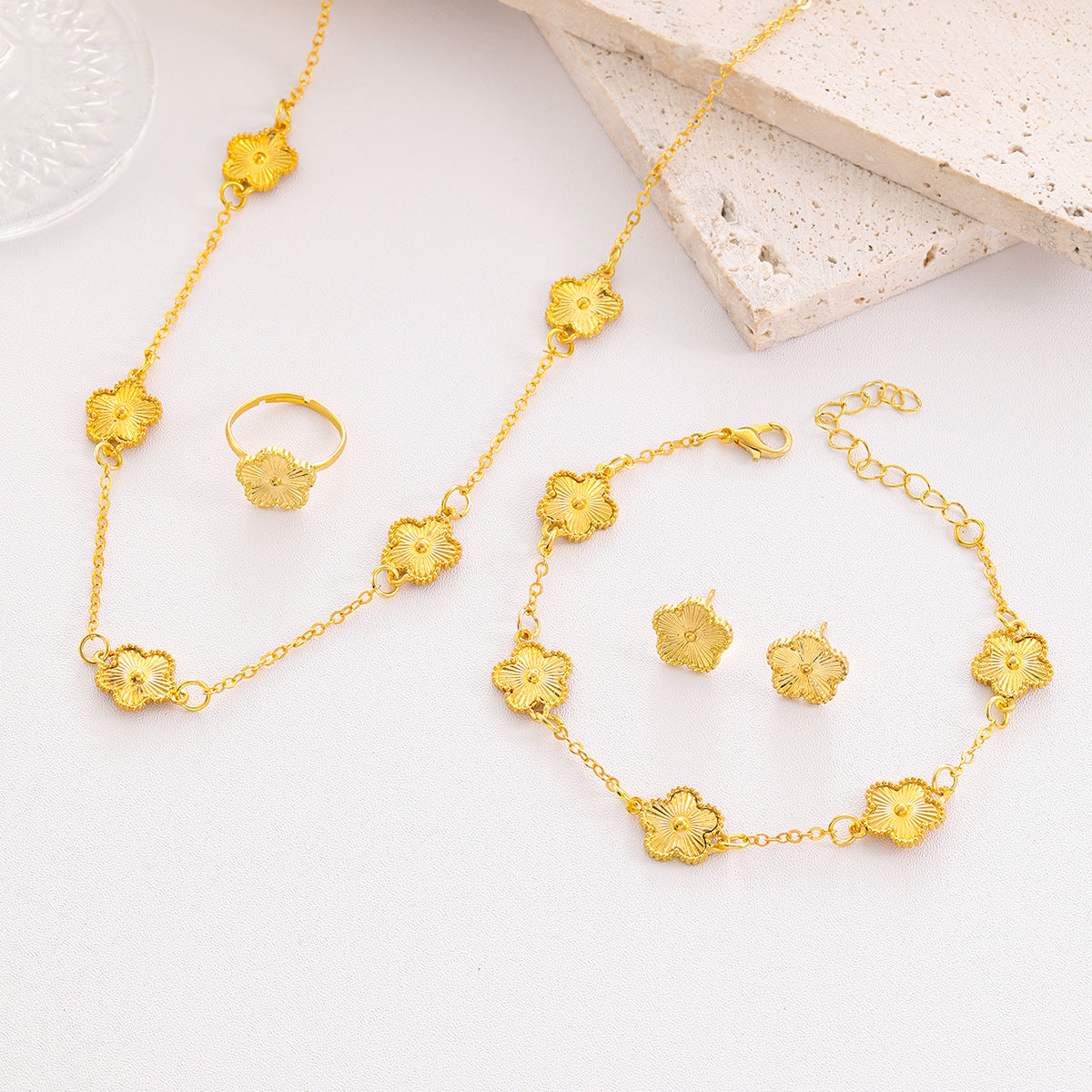 Esencia de Glamour – Set de collar, pulsera, anillo y pendientes 👑