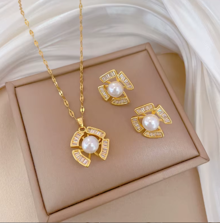 ✨ Sets Exclusivos – Conjunto de Collar y Pendientes en Oro Elegante ✨