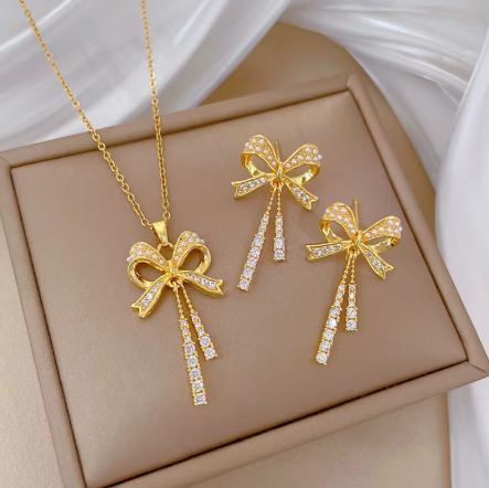 ✨ Sets Exclusivos – Conjunto de Collar y Pendientes en Oro Elegante ✨