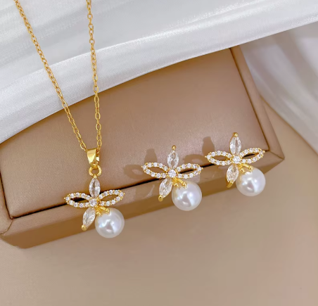 ✨ Sets Exclusivos – Conjunto de Collar y Pendientes en Oro Elegante ✨