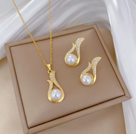 ✨ Sets Exclusivos – Conjunto de Collar y Pendientes en Oro Elegante ✨