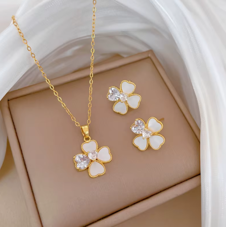 ✨ Sets Exclusivos – Conjunto de Collar y Pendientes en Oro Elegante ✨