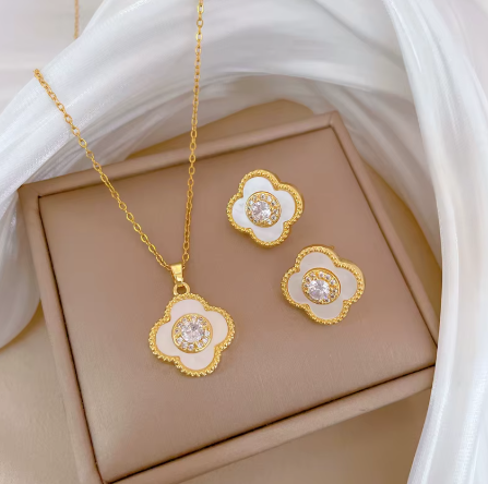 ✨ Sets Exclusivos – Conjunto de Collar y Pendientes en Oro Elegante ✨