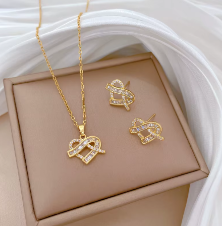 ✨ Sets Exclusivos – Conjunto de Collar y Pendientes en Oro Elegante ✨