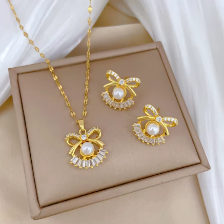 ✨ Sets Exclusivos – Conjunto de Collar y Pendientes en Oro Elegante ✨