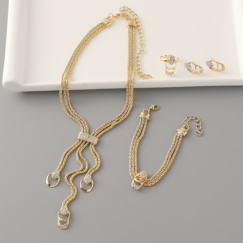 Brillo de Reina –Set de collar, anillo, pendientes y pulsera en oro elegante 🌟